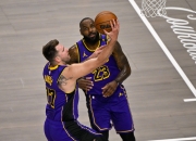 关于太稳！詹姆斯历年2K初始能力值：14次联盟第一连续21季≥94的信息